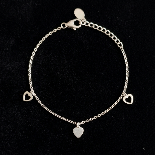 Fluttering Hearts Silver Bracelet in 925 sterling silver
