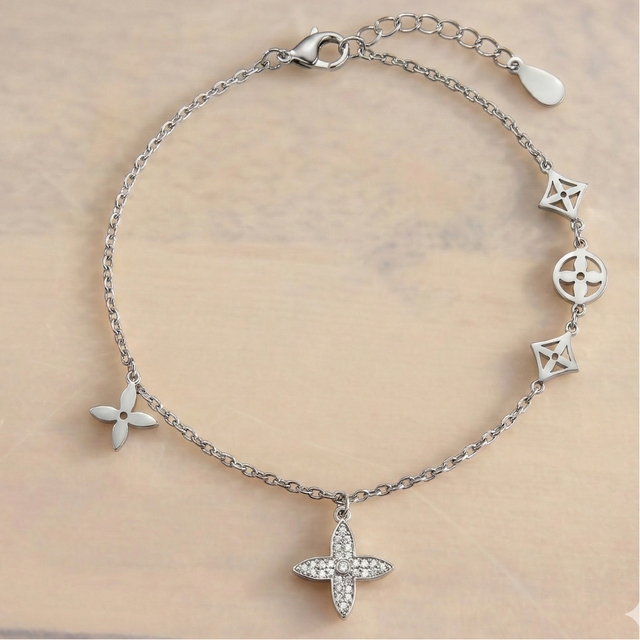 Poppy Silver Charm Bracelet in 925 sterling silver